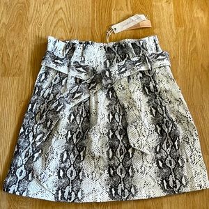 Mustard Seed- Medium White/Black snake Skin Print (Never Worn)